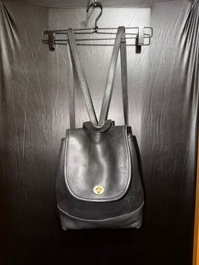 AUTHENTIC COUCH Classic Black Leather Backpack.